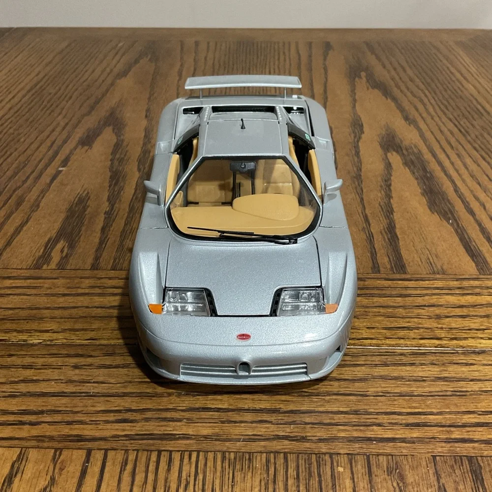 Bugatti Eb Die Cast Model Car with Black Undercarriage 1/18